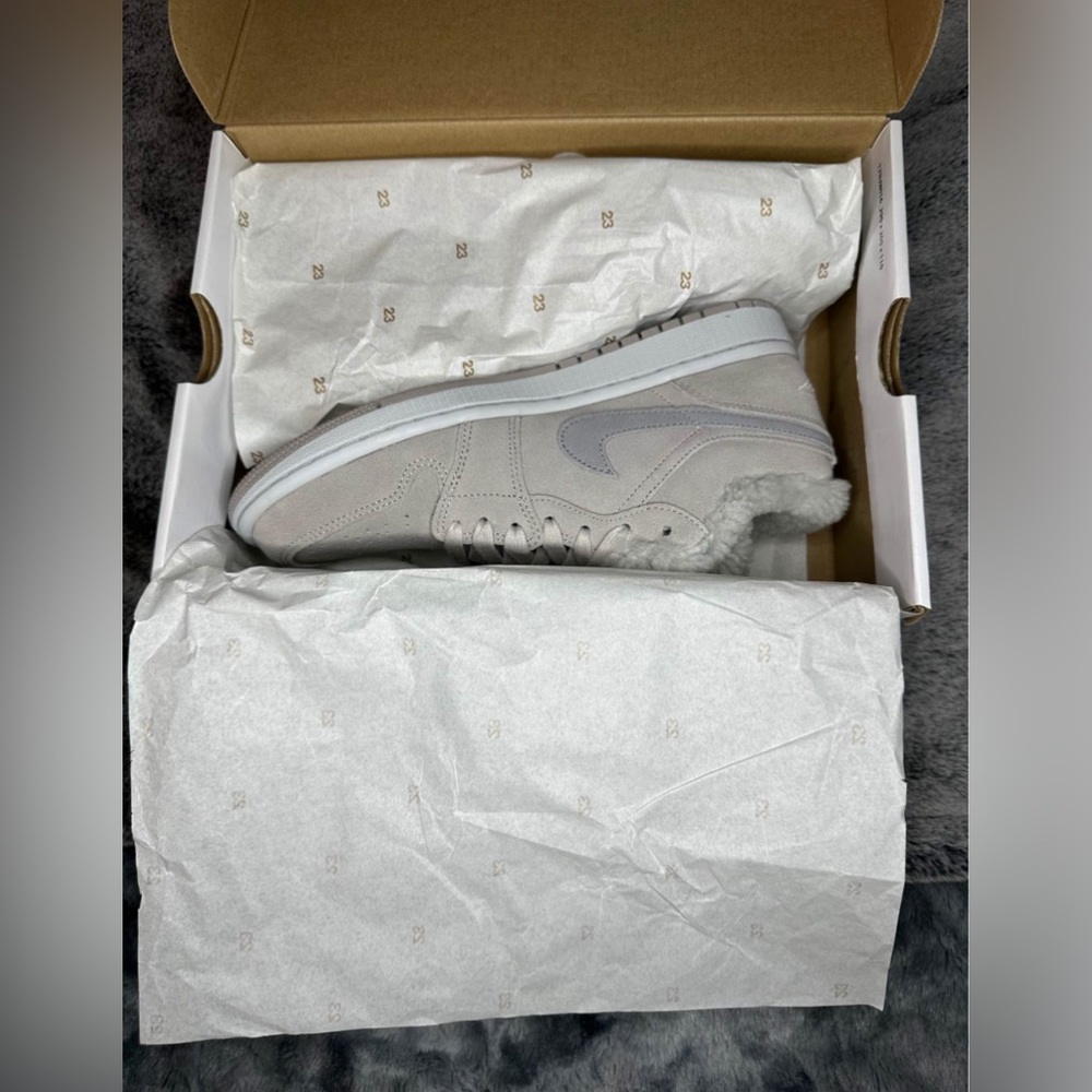 Air Jordan 1 low Sherpa - Picture 4 of 9